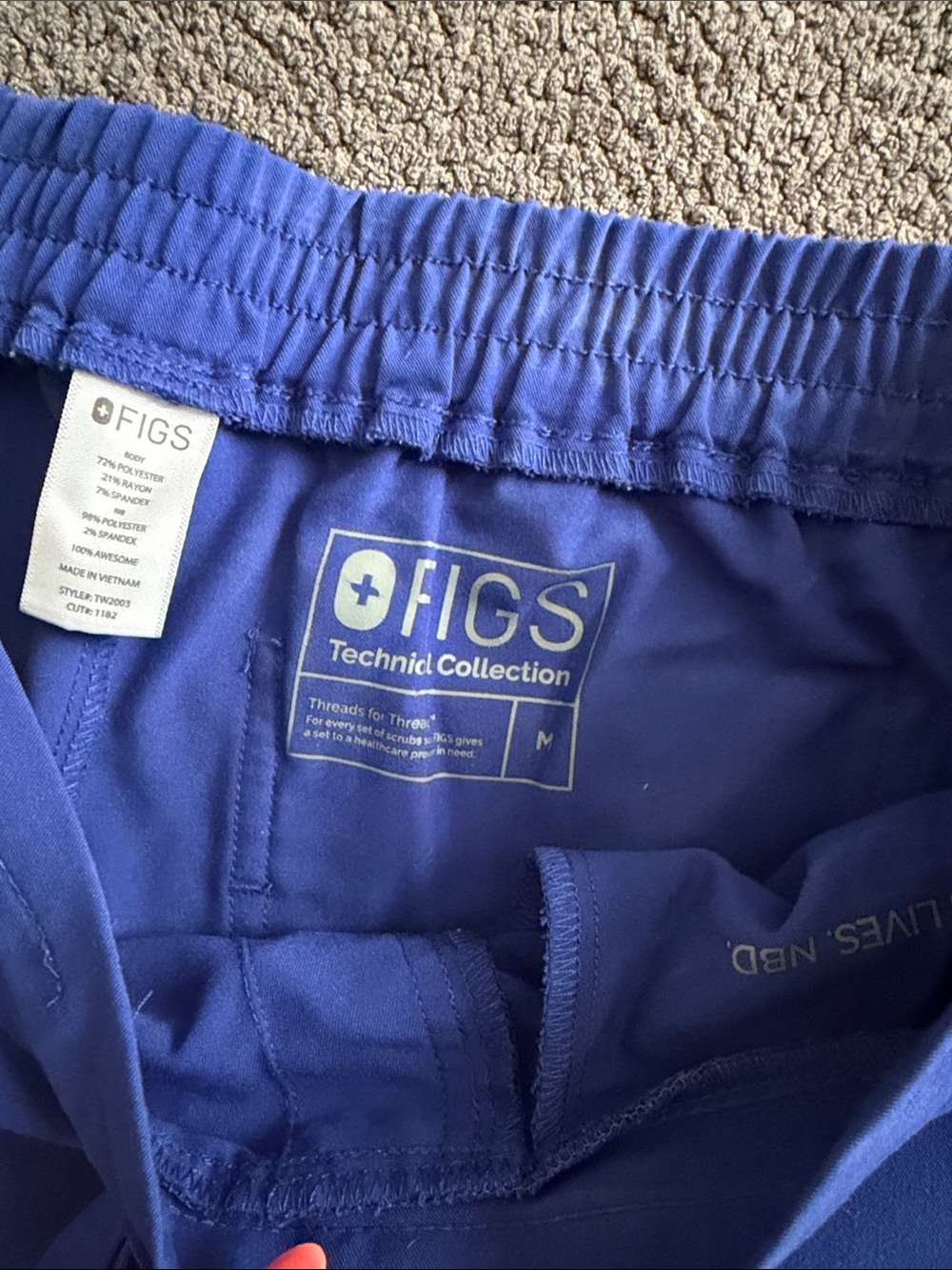 Figs Women's Scrub Set in Royal Blue - Picture 4 of 4